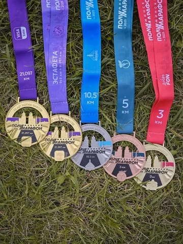 minskiy-marathon-2025-futbolki-medali-3.webp